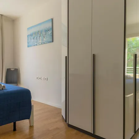Appartamento Smart Ingresso Privato, Wifi, Parcheggio&self Check-in