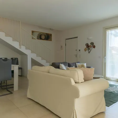 Smart Ingresso Privato, Wifi, Parcheggio&self Check-in Appartamento *